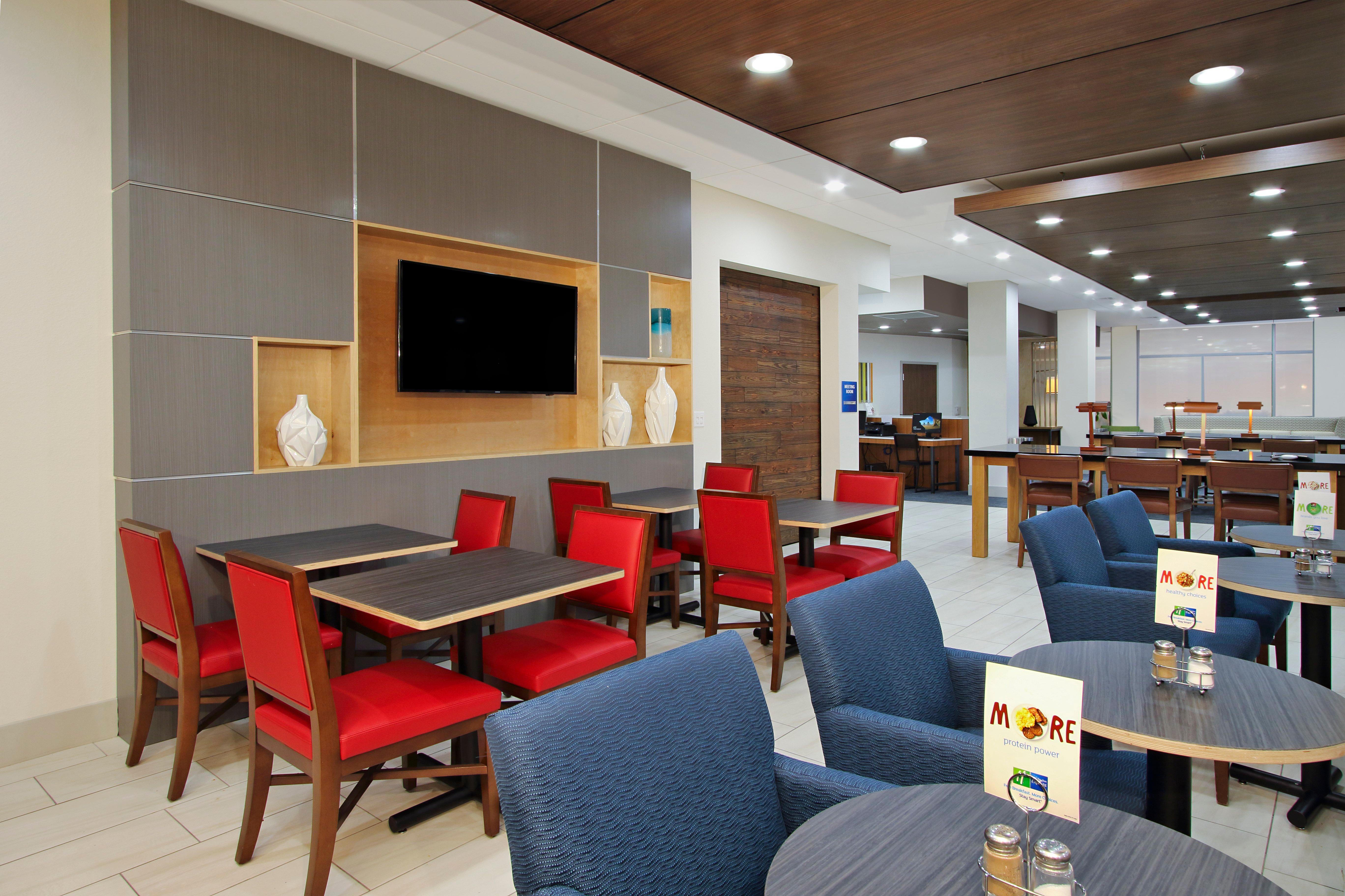 Holiday Inn Express & Suites - Brookshire - Katy Freeway By Ihg Exterior photo
