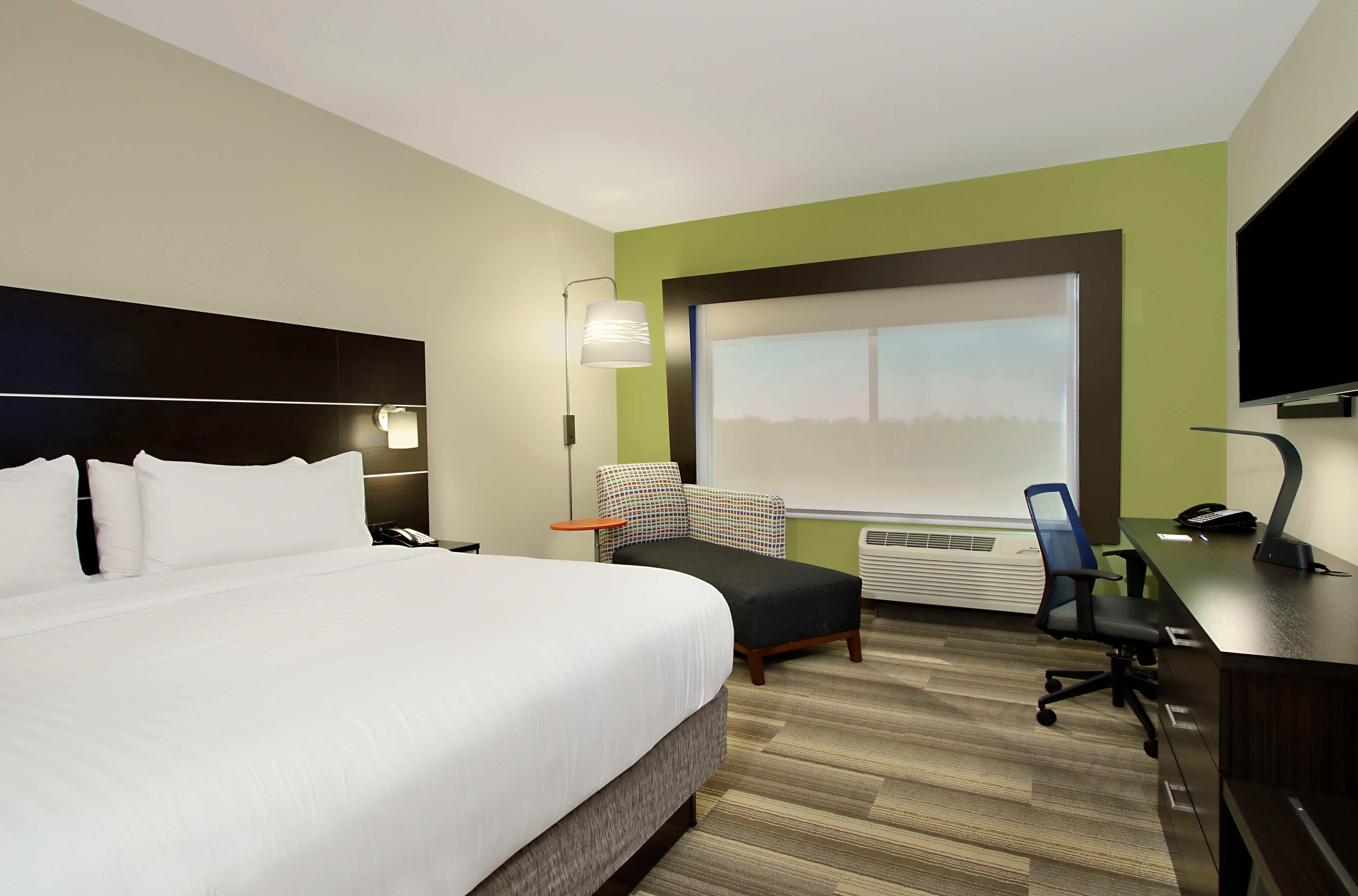 Holiday Inn Express & Suites - Brookshire - Katy Freeway By Ihg Exterior photo