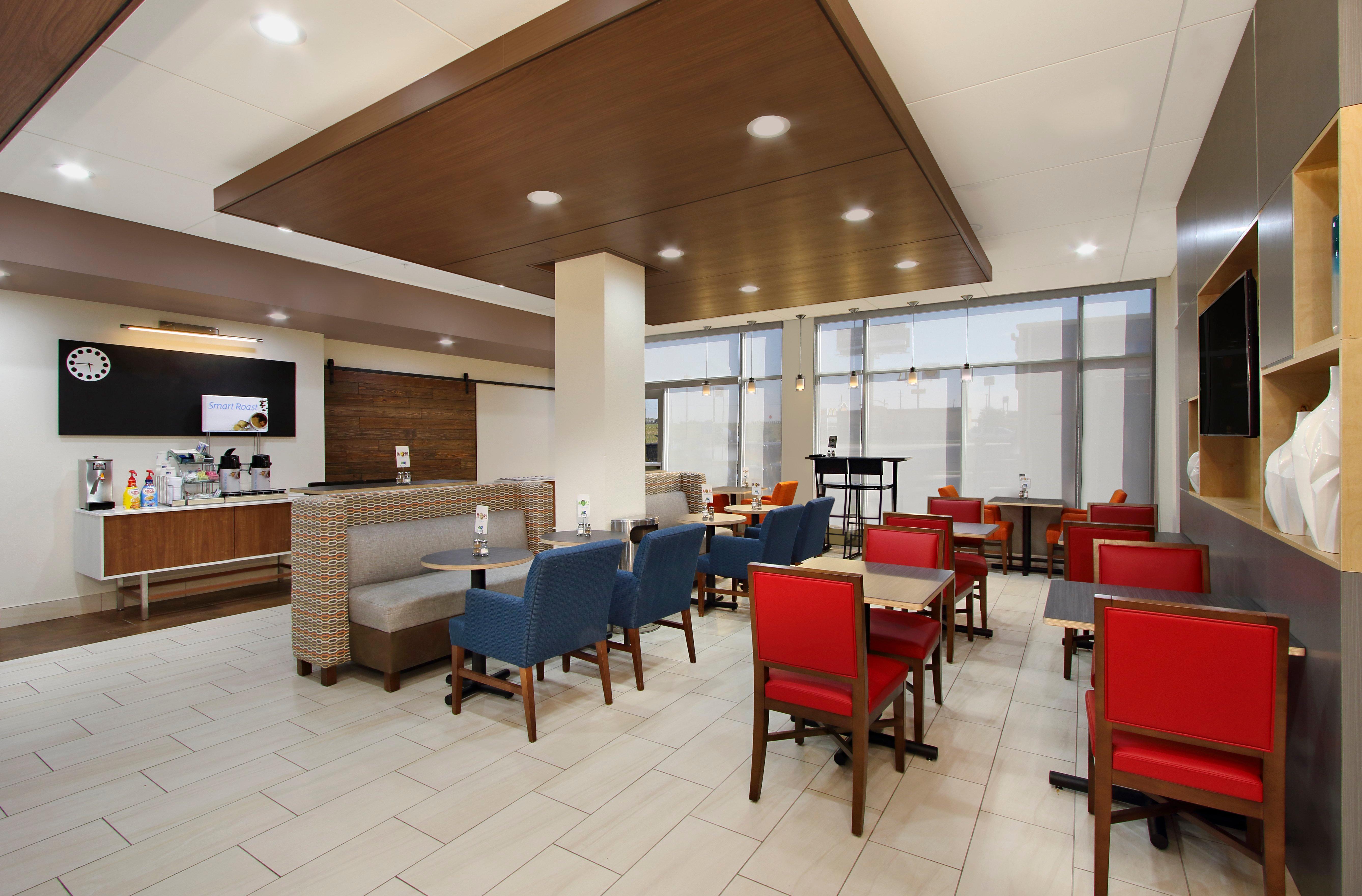 Holiday Inn Express & Suites - Brookshire - Katy Freeway By Ihg Exterior photo