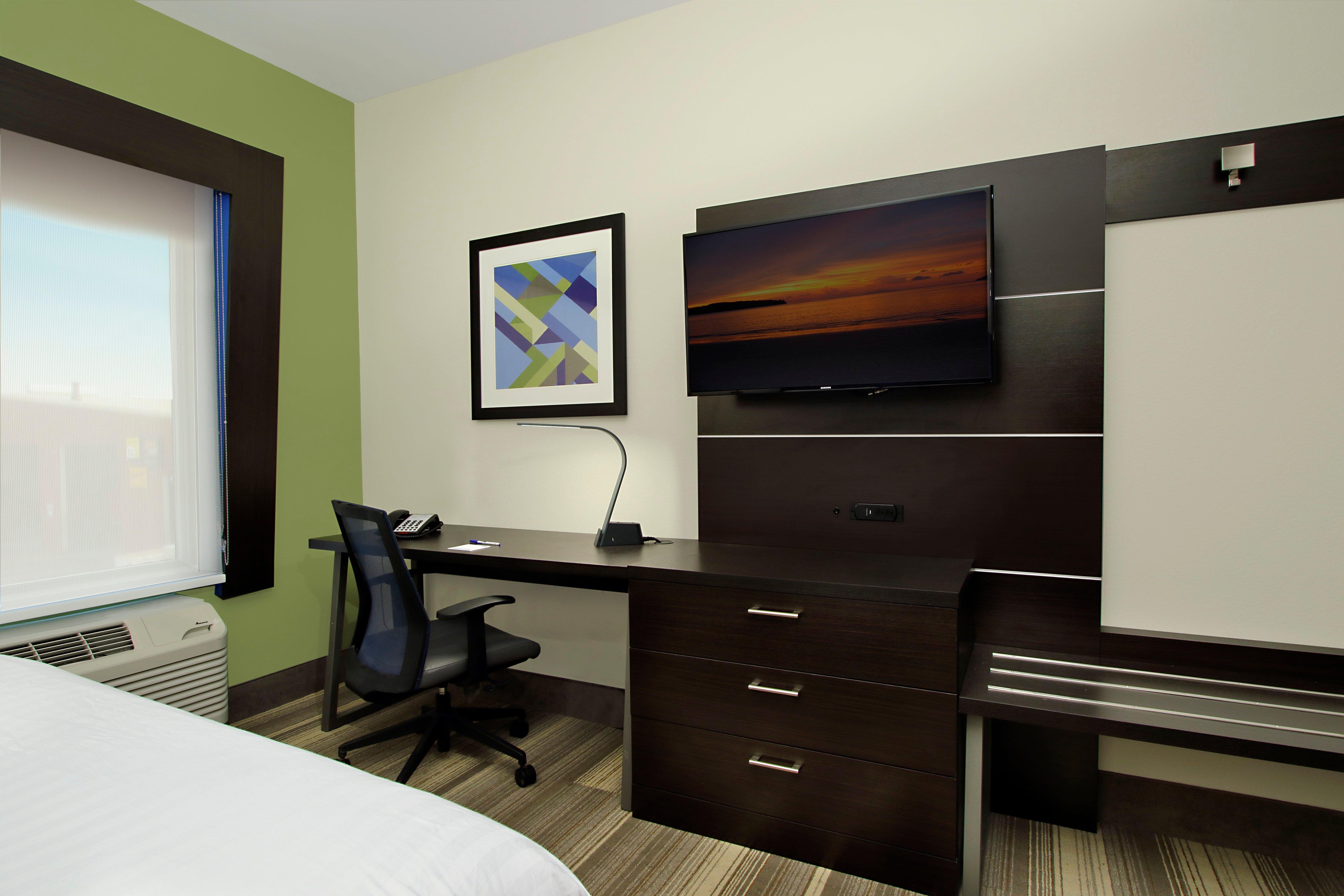 Holiday Inn Express & Suites - Brookshire - Katy Freeway By Ihg Exterior photo